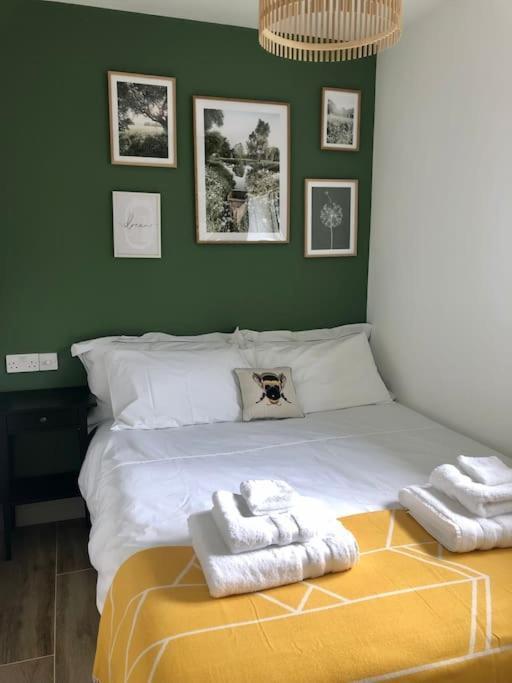 Linden Suite Goring Ngoại thất bức ảnh