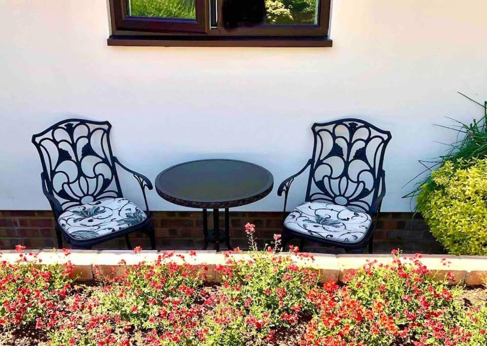 Linden Suite Goring Ngoại thất bức ảnh