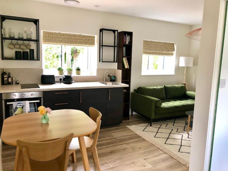 Linden Suite Goring Ngoại thất bức ảnh